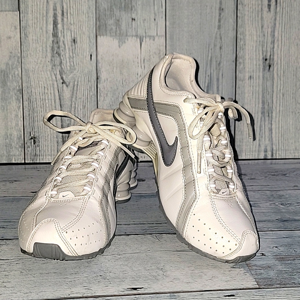 Nike shox Classic size 6